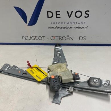 Peugeot 5008 1.6 BlueHDi 115 Window mechanism 4-door, front right 2016 9222FF-9682808880