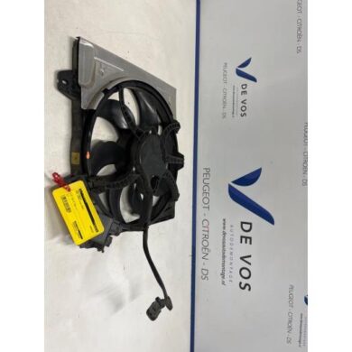 Opel Corsa 1.5 CDTI 100 Cooling fan housing 2022 9827752980