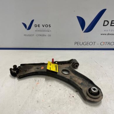Opel Corsa 1.5 CDTI 100 Front wishbone, left 2022 9857903080