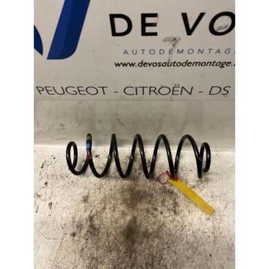 Peugeot 208 1.2 Vti 12V PureTech 82 Rear coil spring 2013 9673405880