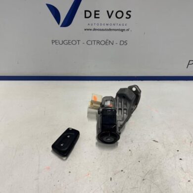 Peugeot 108 1.0 12V Ignition lock + key 2015 1612475680