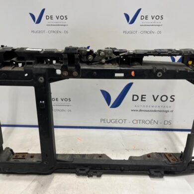 Opel Corsa 1.5 CDTI 100 Front panel 2022 9823718480