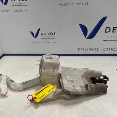 Peugeot 2008 e-2008 50 kWh Front windscreen washer reservoir 2021 9828382980-9836396080