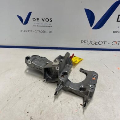 Opel Grandland X 1.2 Turbo 12V Hybrid 136 Alternator lower bracket HPY-HN09 2025 9852550580