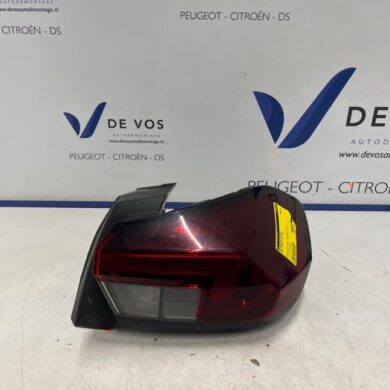 Opel Corsa 1.5 CDTI 100 Taillight, right 2022 9829317280