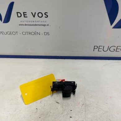 Peugeot 108 1.0 12V Multi-functional window switch 2015 B000892480