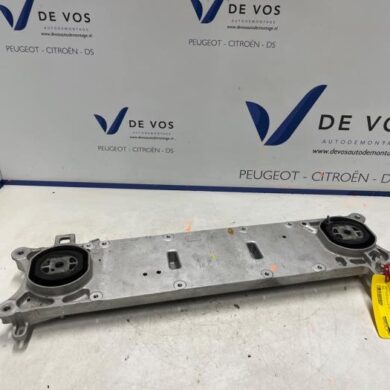 DS Automobiles DS4  Engine mount ZK03 2024 9840719280