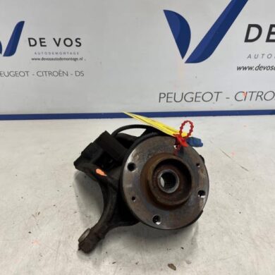 Citroen DS3 1.2 12V PureTech 82 Fusee rechts-voor 2015 1607557580