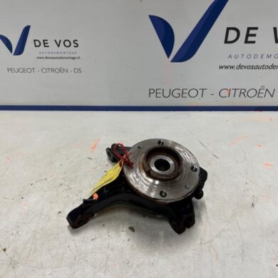 Opel Mokka 1.2 Turbo Hybrid 12V Fusee rechts-voor 2025 9826532380