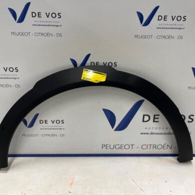 Opel Mokka 1.2 Turbo Hybrid 12V Spatbord Lijst 2025 98604352XK