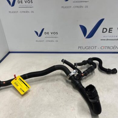 Peugeot 308 1.6 16V HYbrid 180 Radiator hose 2023 9822382080-YL01523280