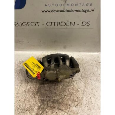 Peugeot 807  Remklauw (Tang) links-voor 4HT4H01 2009 4401N4