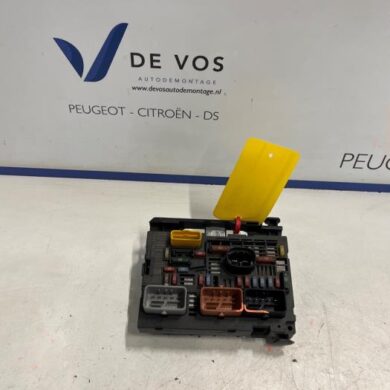 Peugeot 308 1.6 16V THP Autom. Fuse box 2009 9807028880-9807028780-9664706280