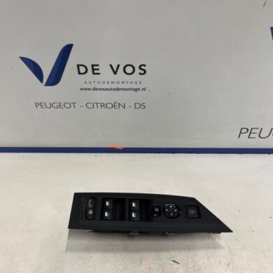 Peugeot 3008 e-3008 Long Range 230 97 kWh Multi-functional window switch 2025 98349233ZD