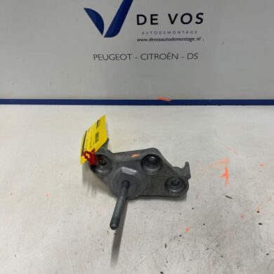 DS Automobiles DS4  Engine mount ZK03 2024 9840678480