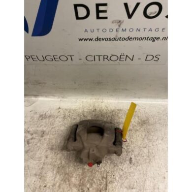Peugeot 107 1.0 12V Remklauw (Tang) rechts-voor CFA 2010 4401G9