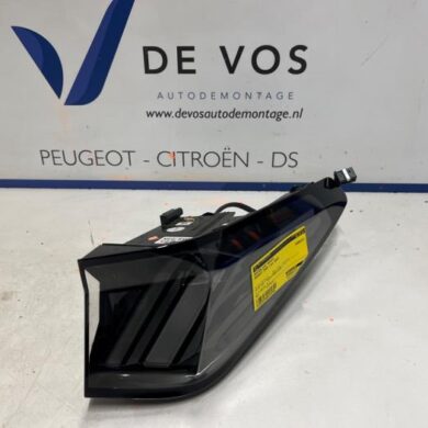 Peugeot 3008 e-3008 Long Range 230 97 kWh Taillight, right 2025 9842101980