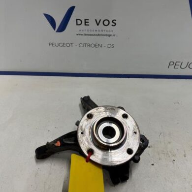 Citroen C4 1.2 Hybrid 145 Knuckle, front right 2025 9826532380