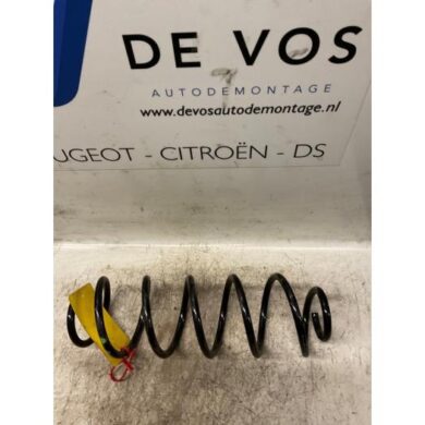 Peugeot 208 1.2 Vti 12V PureTech 82 Schroefveer achter 2013 9673405880