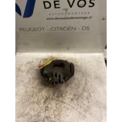 Peugeot Partner 1.6 HDI 75 16V Remklauw (Tang) links-voor 9HT-9HT9H03 2010 4400V7