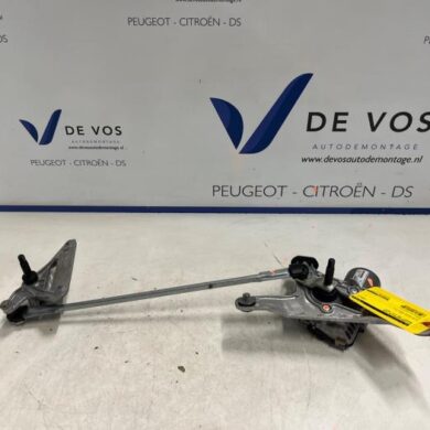 Peugeot 308 1.6 16V HYbrid 180 Front wiper motor 2023 1687896080-6501510980