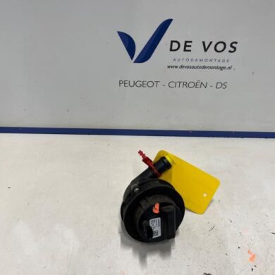 Peugeot 2008  Additional water pump 2024 9878987180