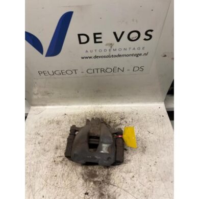 Peugeot 3008 1.6 VTI 16V Remklauw (Tang) links-voor 5FW 2010 4401N8
