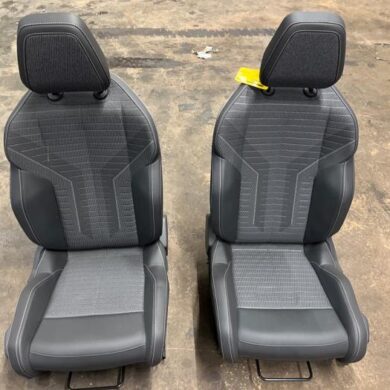 Peugeot 3008 e-3008 Long Range 230 97 kWh Bekleding Set (compleet) 2025