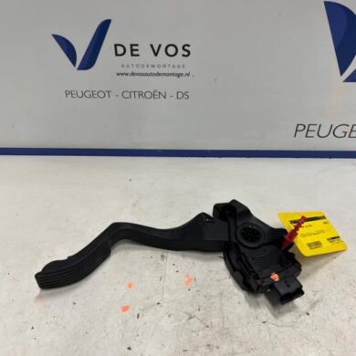 Peugeot 2008 1.2 Vti 12V PureTech 82 Gaspedaal 2016 1601CW