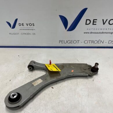 Peugeot 2008  Draagarm rechts-voor 2024 9831682780-9830190580