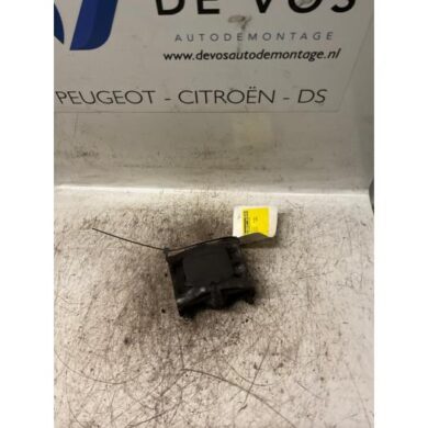 Citroen XM 2.1 Turbo D 12V Remklauw (Tang) rechts-achter P8C 1998 95651078