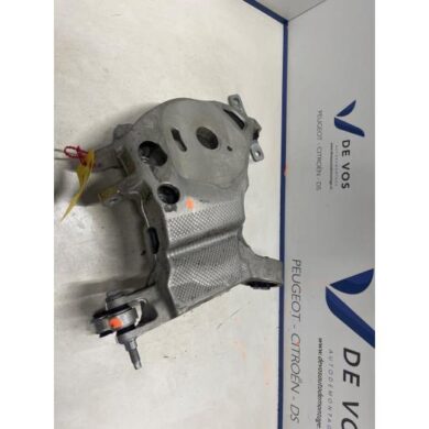 Peugeot 3008 e-3008 Long Range 230 97 kWh Rear wishbone, left 2025 9859381480