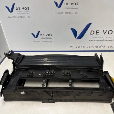 Peugeot 308 1.6 16V HYbrid 180 Air funnel 2023 9823355180