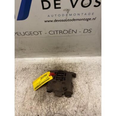 Peugeot 607 2.2 HDi 16V FAP Remklauw (Tang) rechts-achter 4HX 2002 4400L2