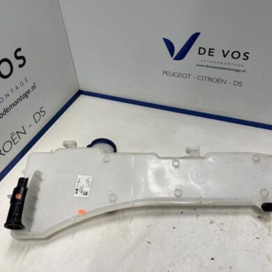 Citroen C4 1.2 Hybrid 145 Front windscreen washer reservoir 2025 9833479180