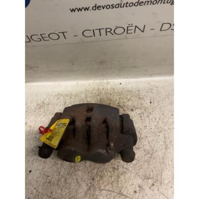Citroen Jumper 3.0 HDi 160 Euro 4 Remklauw (Tang) rechts-voor F30DT 2009 4401K1