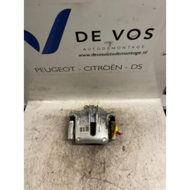 Peugeot 208 1.2 Vti 12V PureTech 82 Remklauw (Tang) rechts-voor HM01-HMZHM01 2013 4400R7