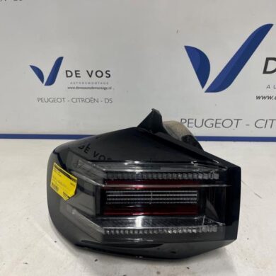 Citroen C4 1.2 Hybrid 145 Taillight, left 2025 9859410380