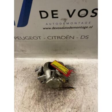 Peugeot 407 2.0 16V Remklauw (Tang) rechts-voor RFN 2004 4401H3