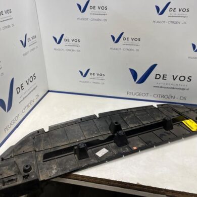 Peugeot 2008  Beschermplaat bodem 2024 9852845680