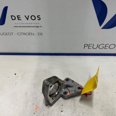 Peugeot 2008  Motorsteun T3FF-PL7 2024 9848693180