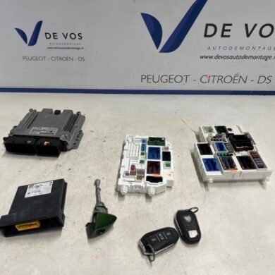 Peugeot 308 1.6 16V HYbrid 180 Engine management computer 5G06 2023 9851153380-1684493980