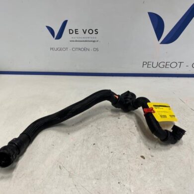 Peugeot 308 1.6 16V HYbrid 180 Radiator hose 2023 9822381980