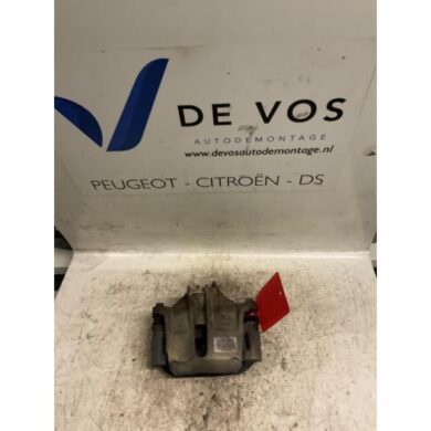Peugeot 206 1.4 HDi Remklauw (Tang) links-voor 8HZ 2006 4400P0-441049
